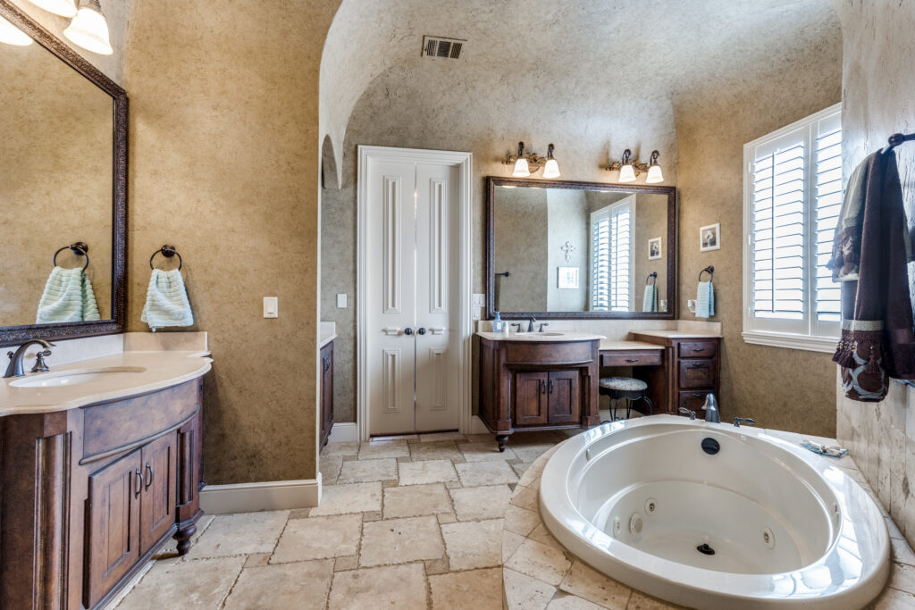 11824-pecan-orchard-way-fort-worth-tx-76179-High-Res-28